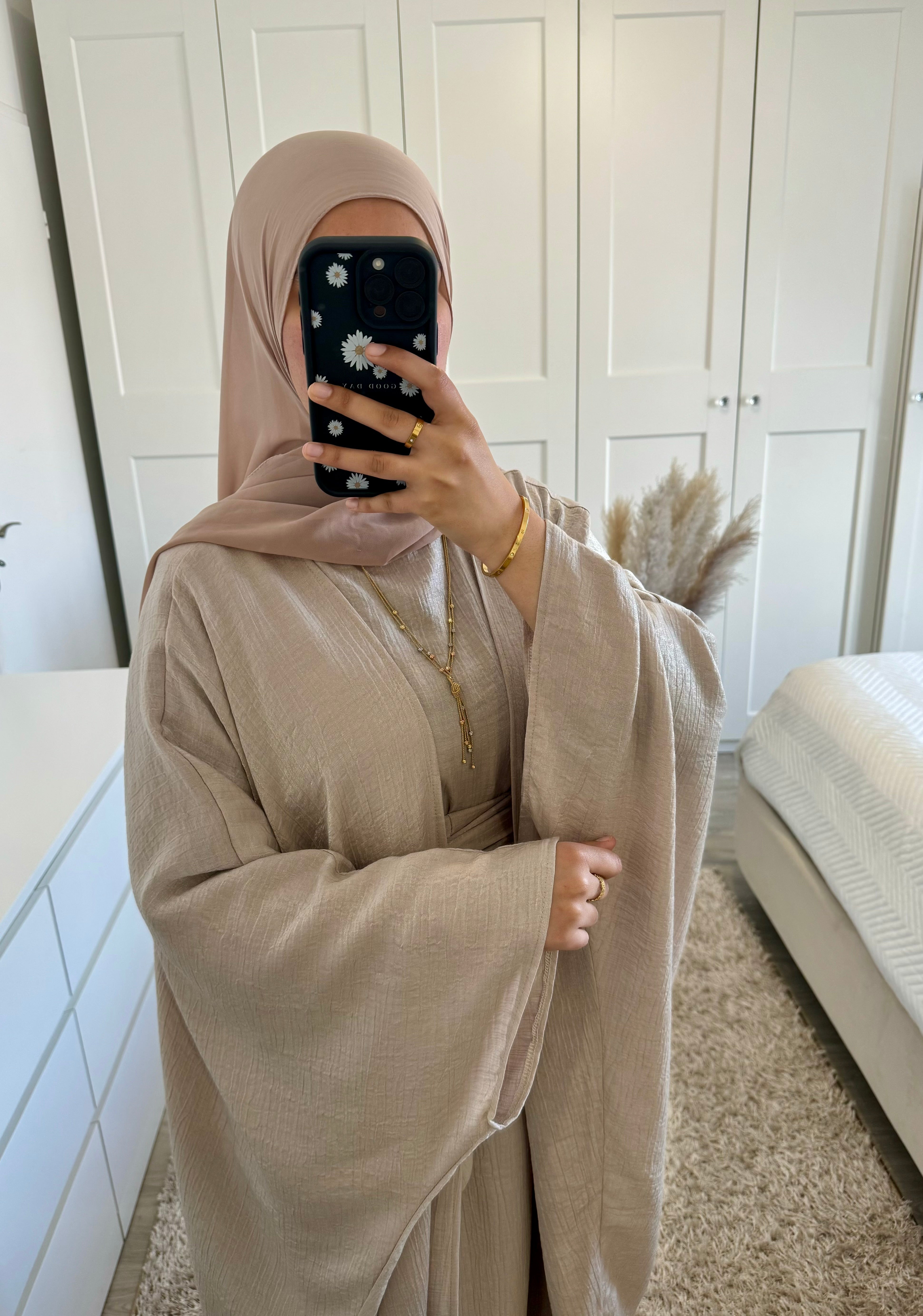 Abaya Neyla