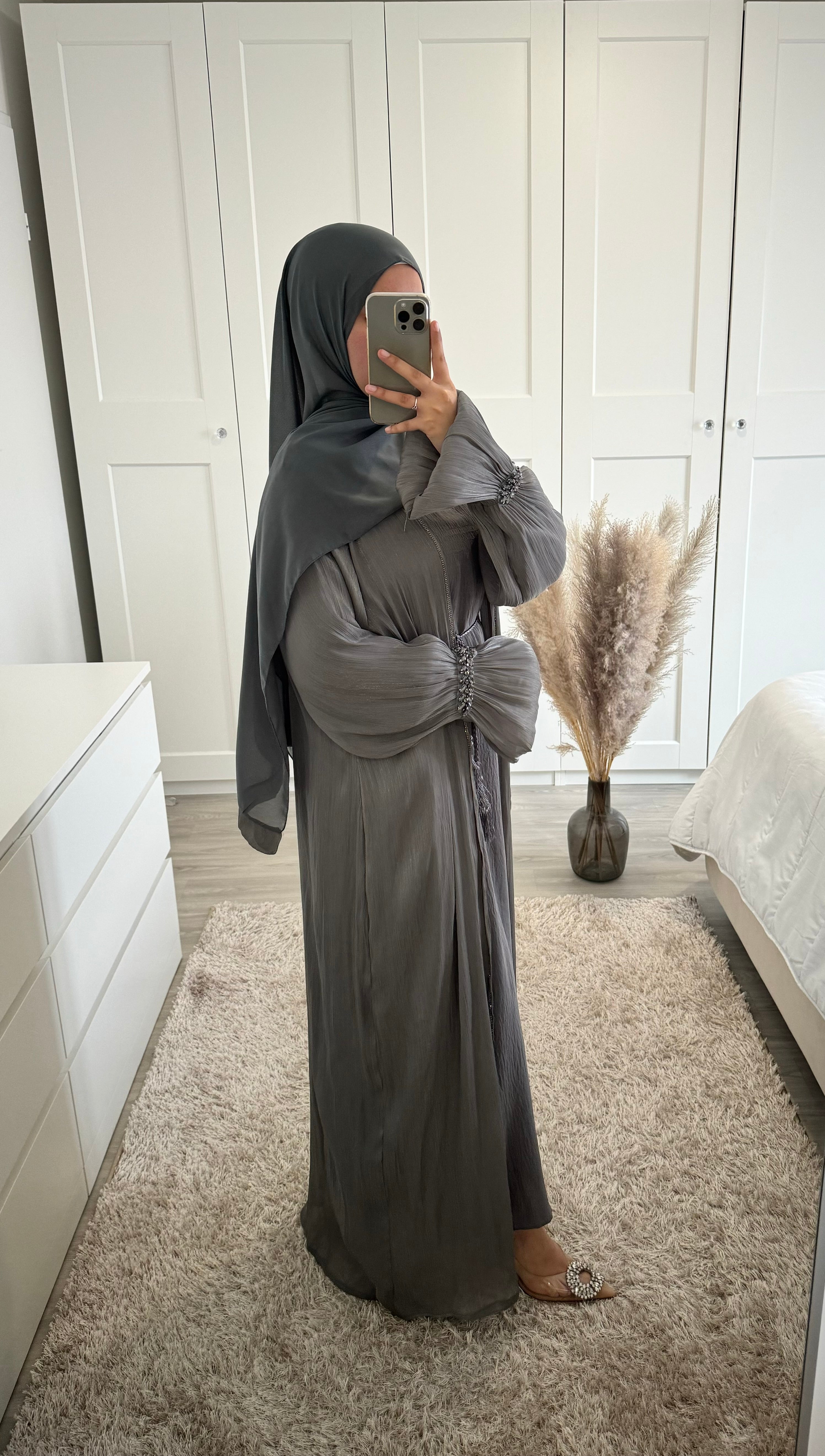 Abaya Mira